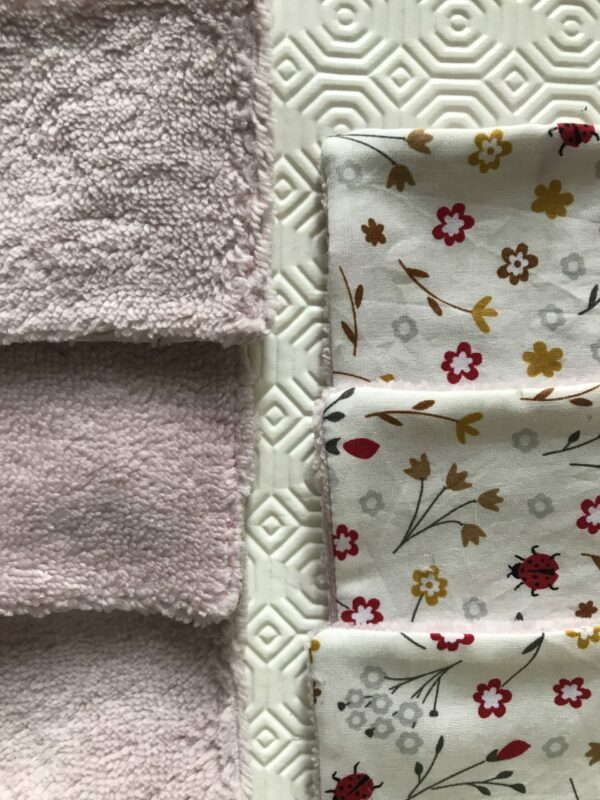 Lot de 7 Lingettes démaquillantes lavables bi matière bambou rose poudré et coton motif Lisbug coccinelle – Image 4